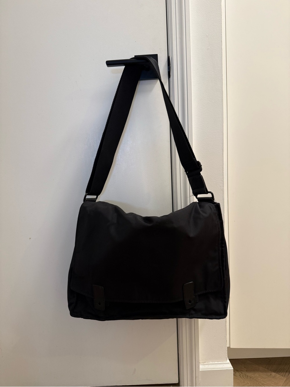 Club Monaco Black Nylon Messenger Bag Crossbody Laptop Work Bag
